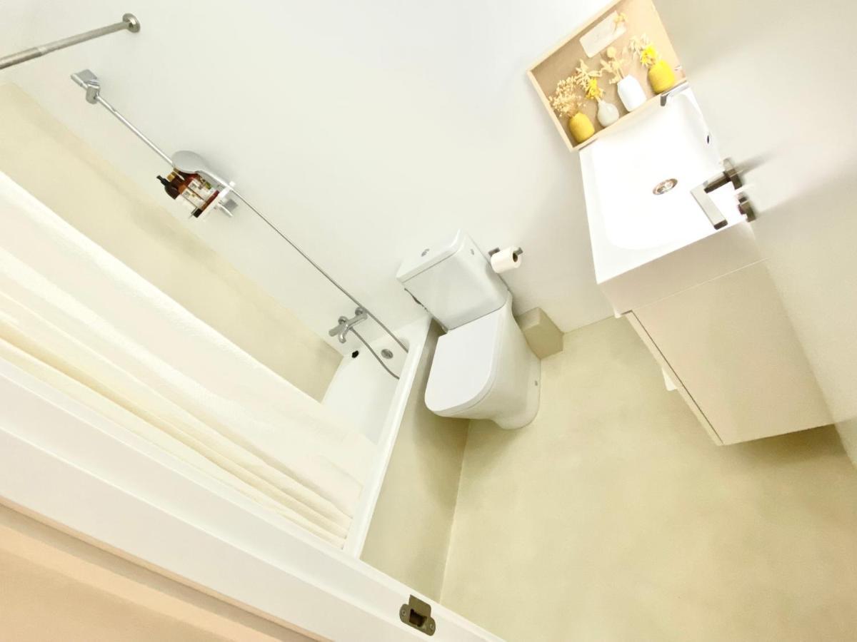 Barcelona Chic Apartments- Free Parking - 10 Min From Bcn City Centre By Metro Экстерьер фото