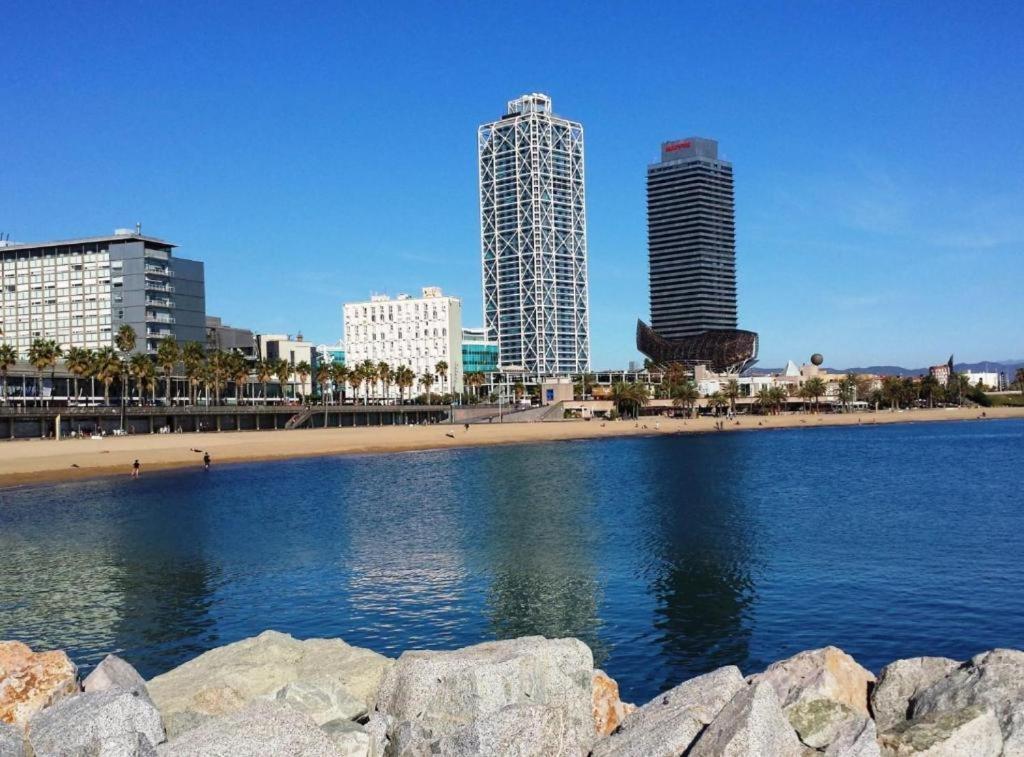 Barcelona Chic Apartments- Free Parking - 10 Min From Bcn City Centre By Metro Экстерьер фото