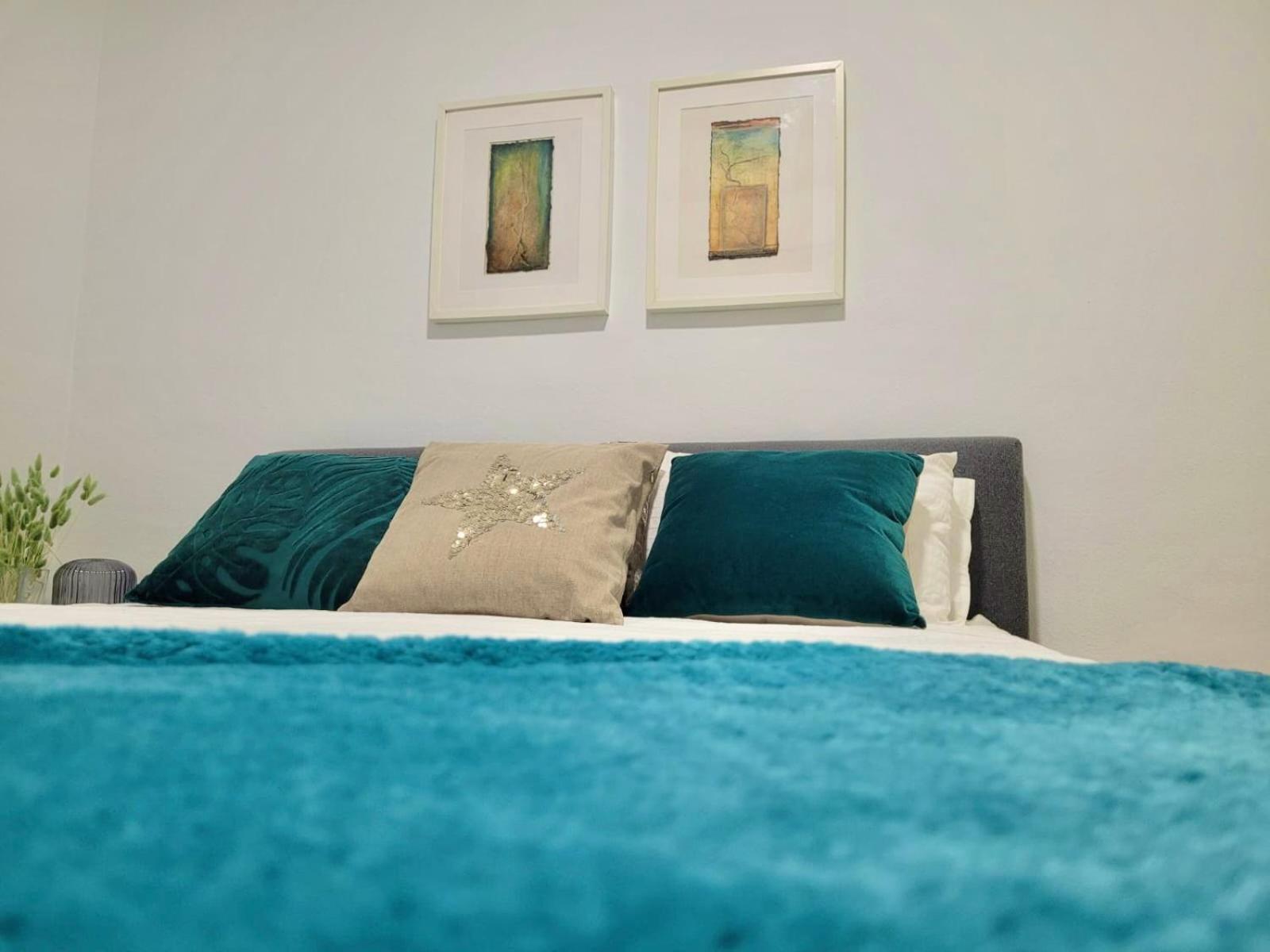 Barcelona Chic Apartments- Free Parking - 10 Min From Bcn City Centre By Metro Экстерьер фото