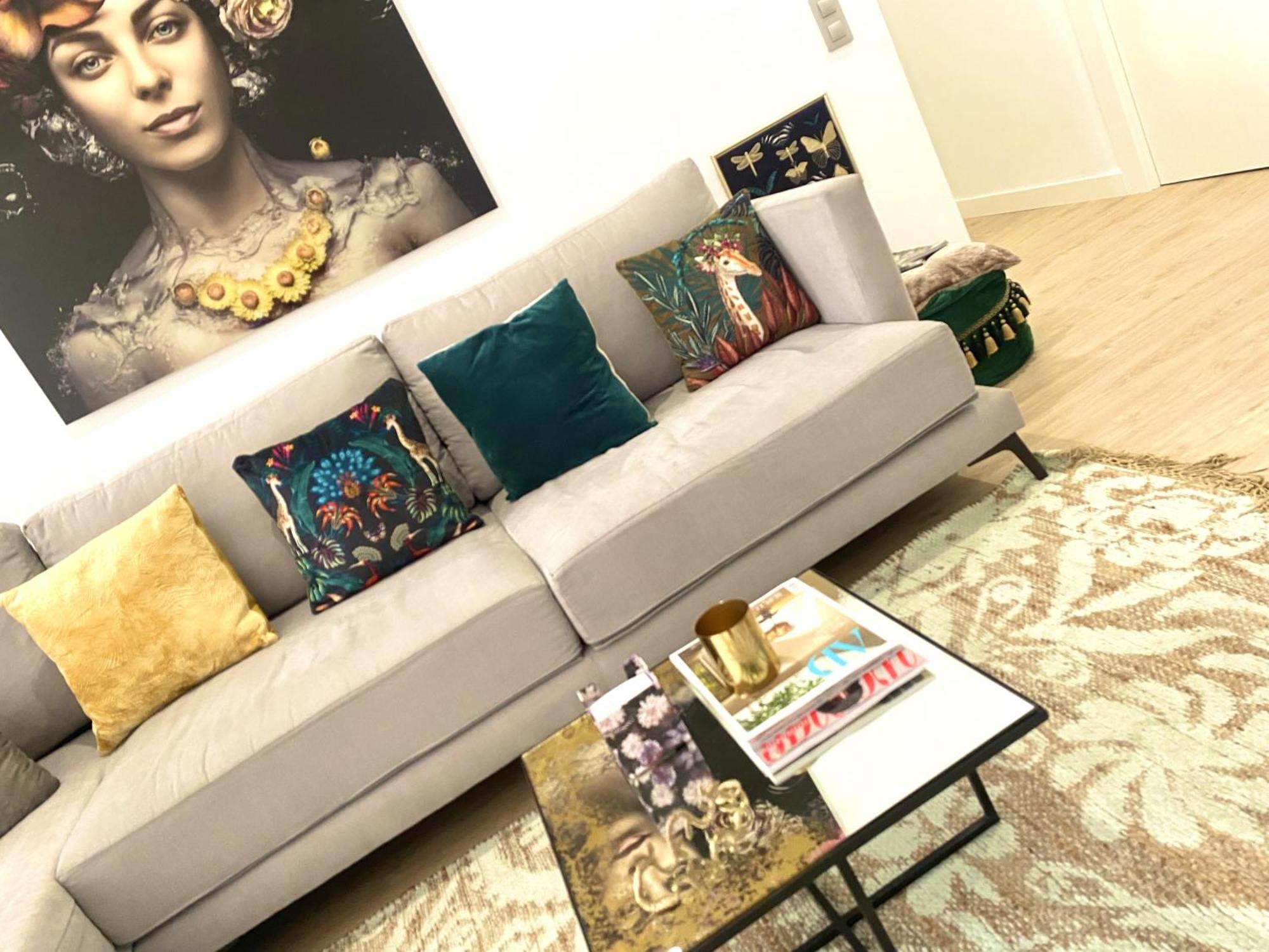 Barcelona Chic Apartments- Free Parking - 10 Min From Bcn City Centre By Metro Экстерьер фото