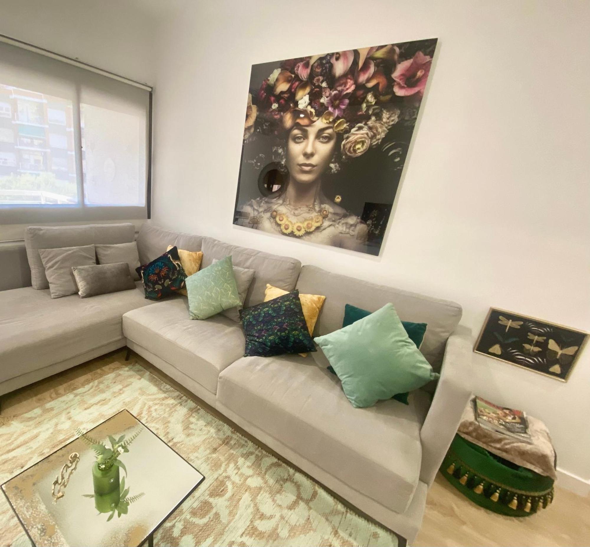 Barcelona Chic Apartments- Free Parking - 10 Min From Bcn City Centre By Metro Экстерьер фото