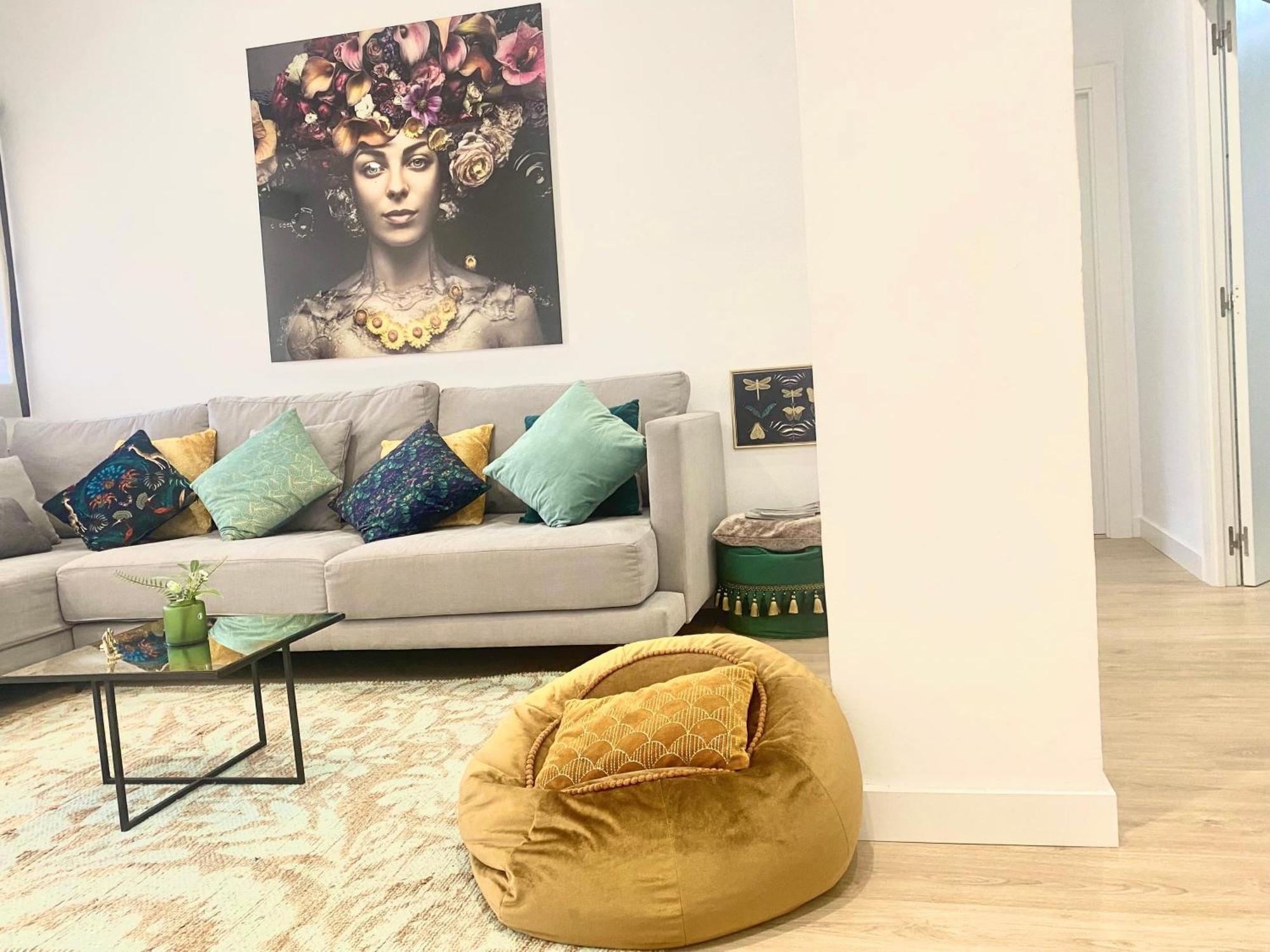 Barcelona Chic Apartments- Free Parking - 10 Min From Bcn City Centre By Metro Экстерьер фото
