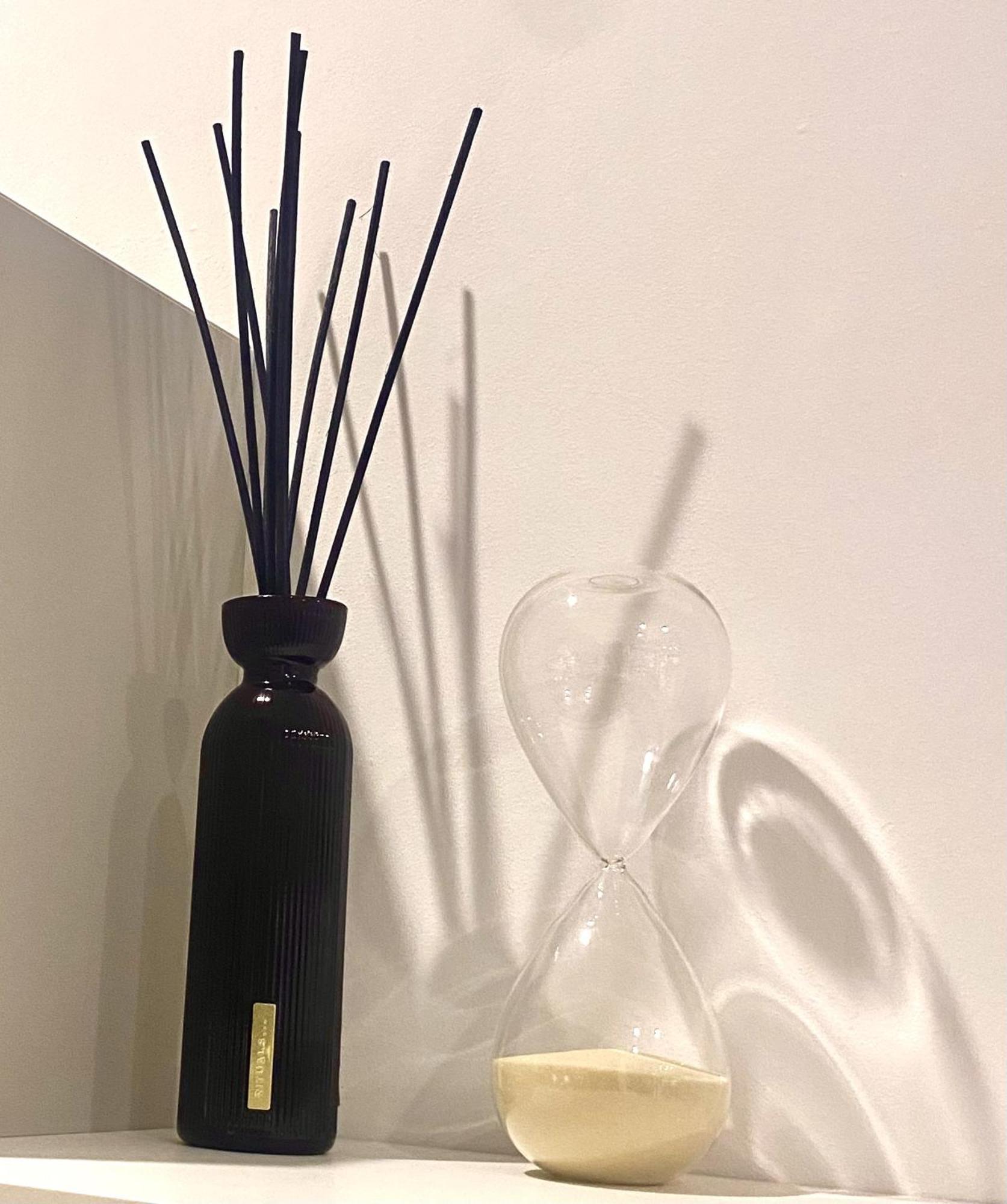 Barcelona Chic Apartments- Free Parking - 10 Min From Bcn City Centre By Metro Экстерьер фото